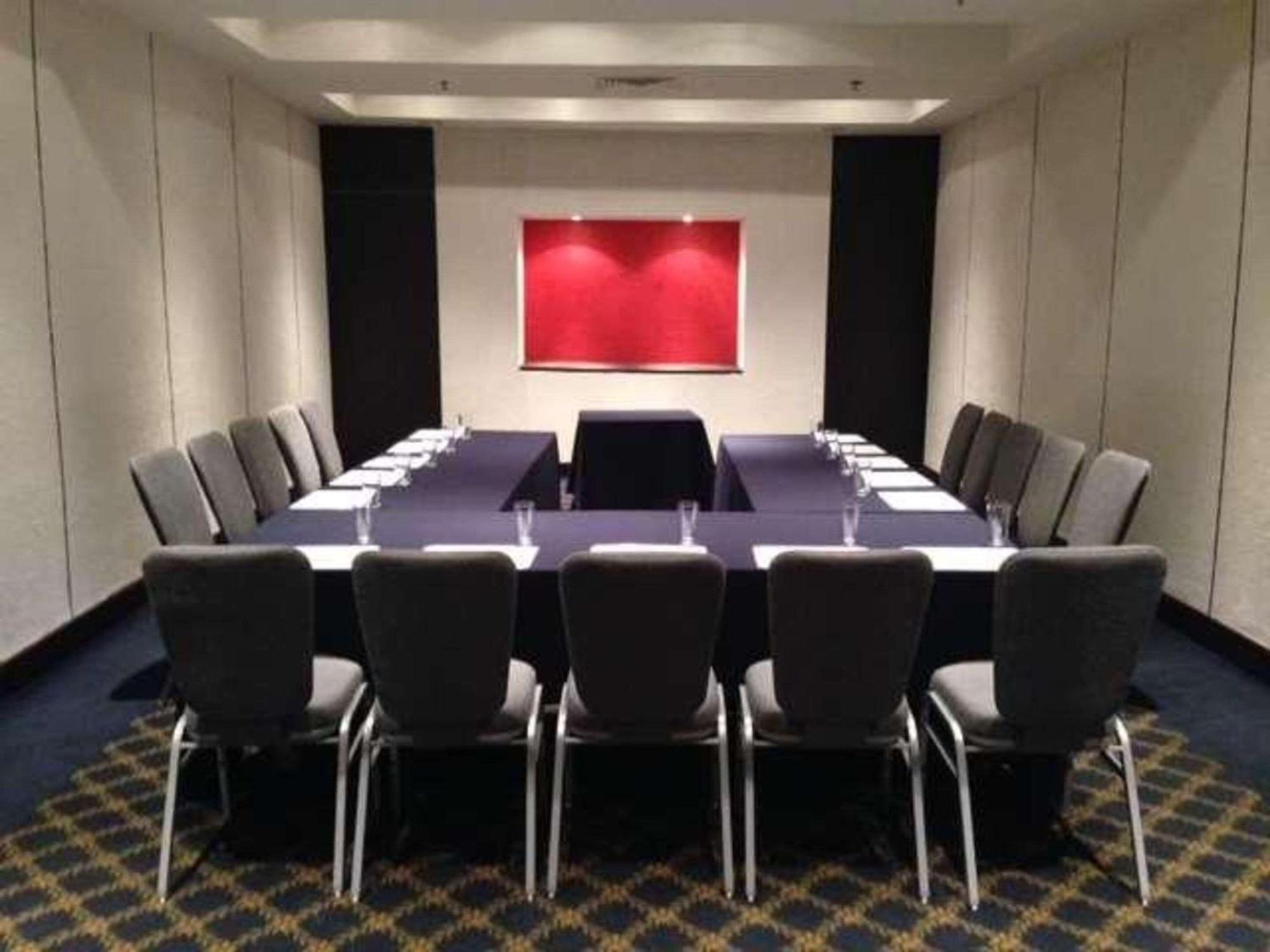 Radisson Paraiso Hotel מקסיקו סיטי מראה חיצוני תמונה A meeting room at the hotel