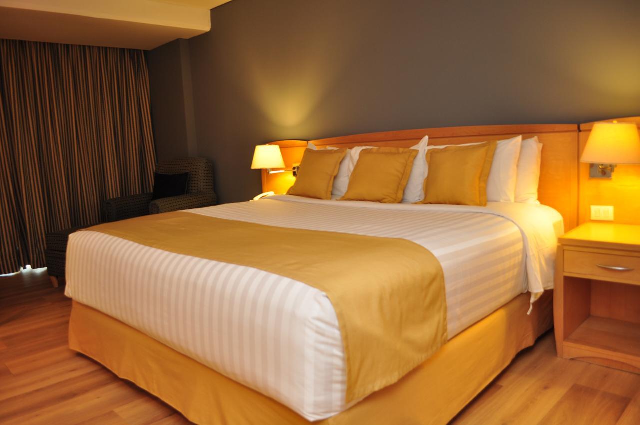 Radisson Paraiso Hotel מקסיקו סיטי מראה חיצוני תמונה A bed