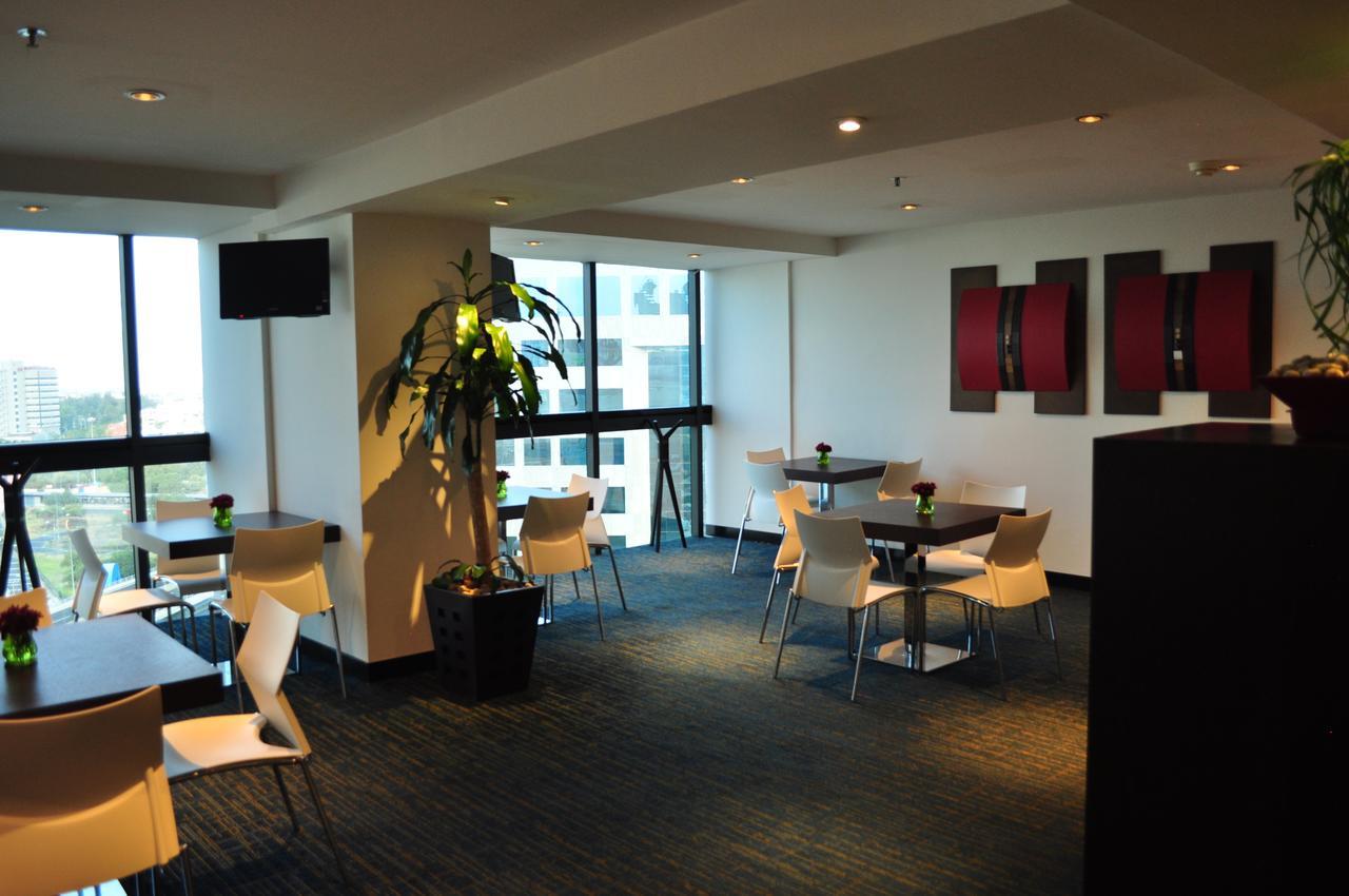 Radisson Paraiso Hotel מקסיקו סיטי מראה חיצוני תמונה The lounge at the airport