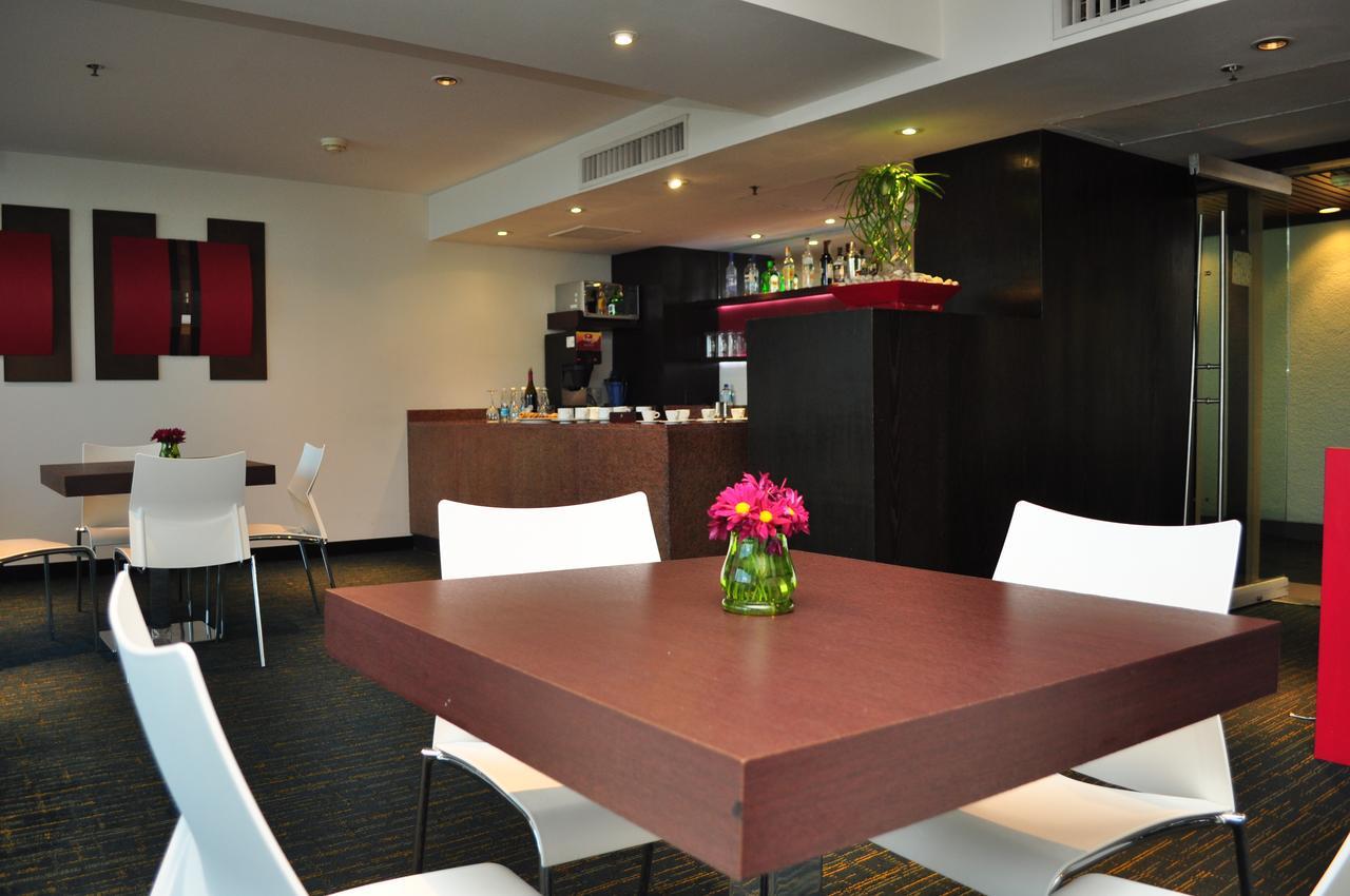 Radisson Paraiso Hotel מקסיקו סיטי מראה חיצוני תמונה A typical kitchen in a serviced apartment